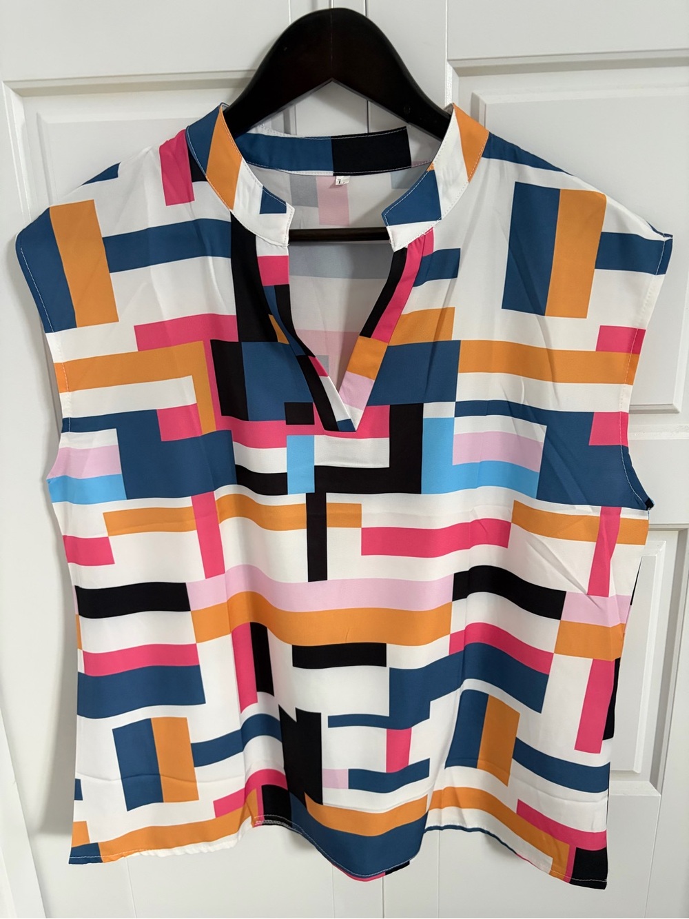 Geometric Print Sleeveless Top - Multicolor